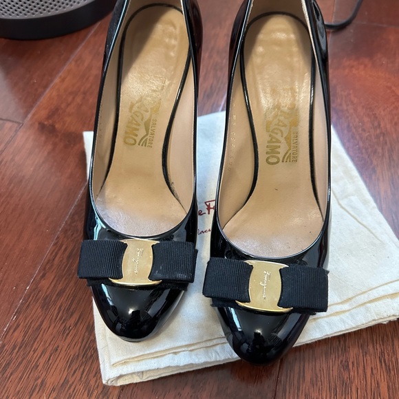 Authentic Ferragamo heels, black patent, size 6 1/2 - Picture 12 of 13